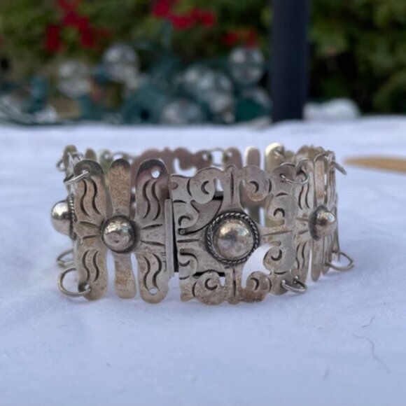Vintage Mexican Sterling Silver Large 8 Glyph Panel Link Bracelet - Picture 1 of 11